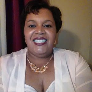 Meet your Posher, Connie